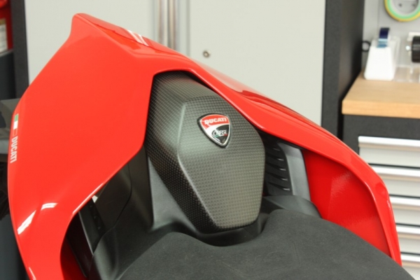 Seat Pad Carbon Cover "Logo Version" Ducati Streetfighter V4 / V4S